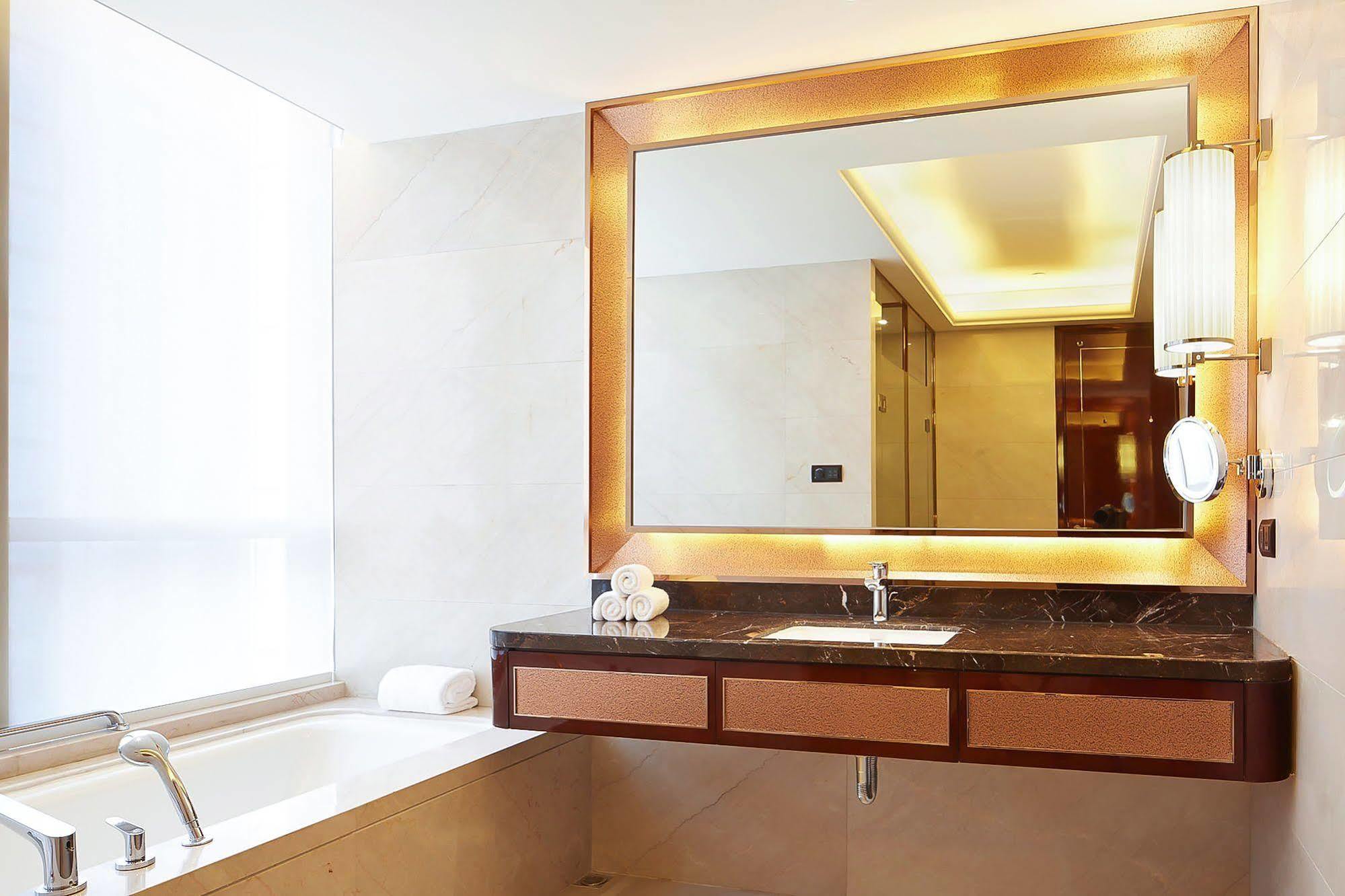Sheraton Grand Zhengzhou Hotel Zewnętrze zdjęcie