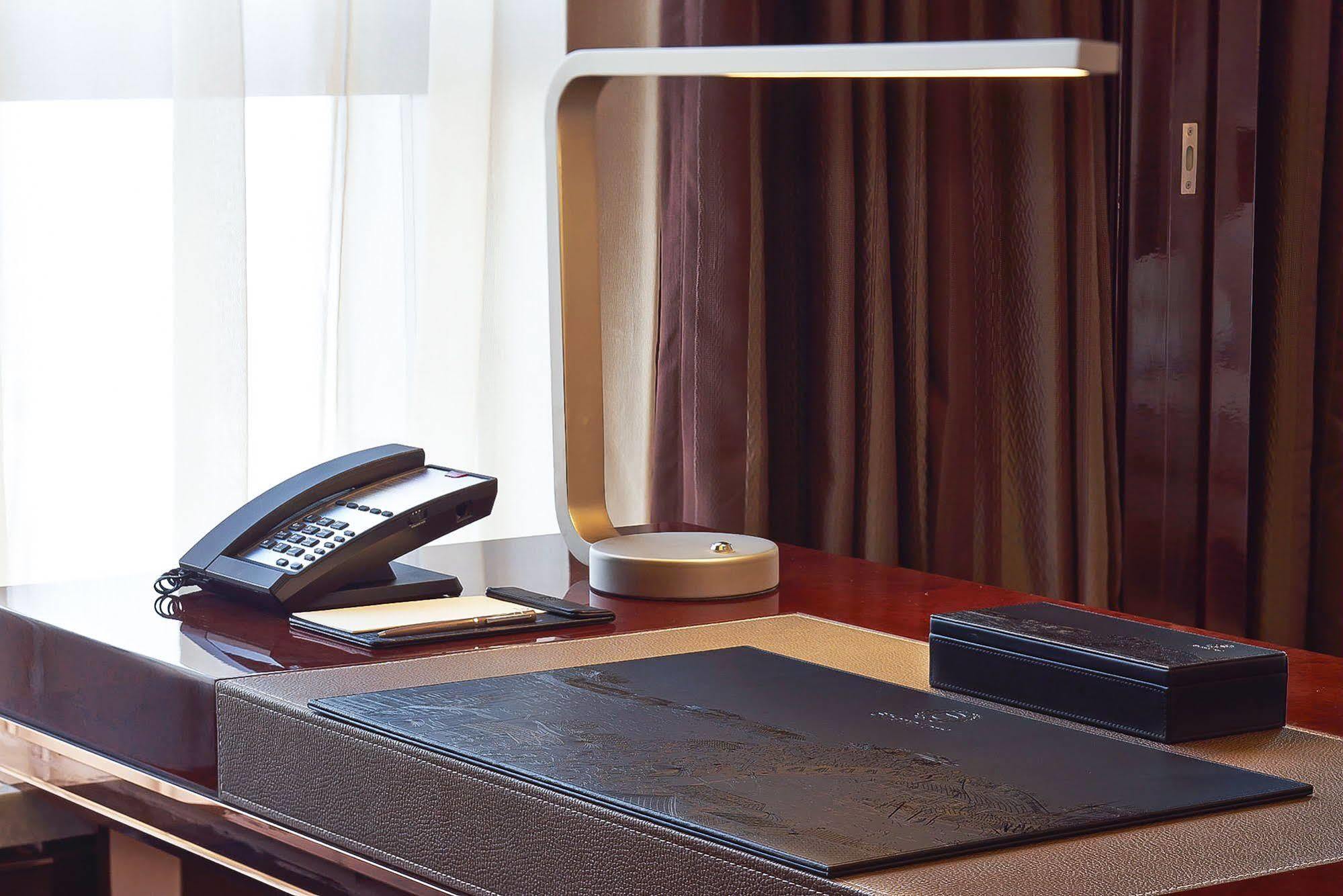 Sheraton Grand Zhengzhou Hotel Zewnętrze zdjęcie